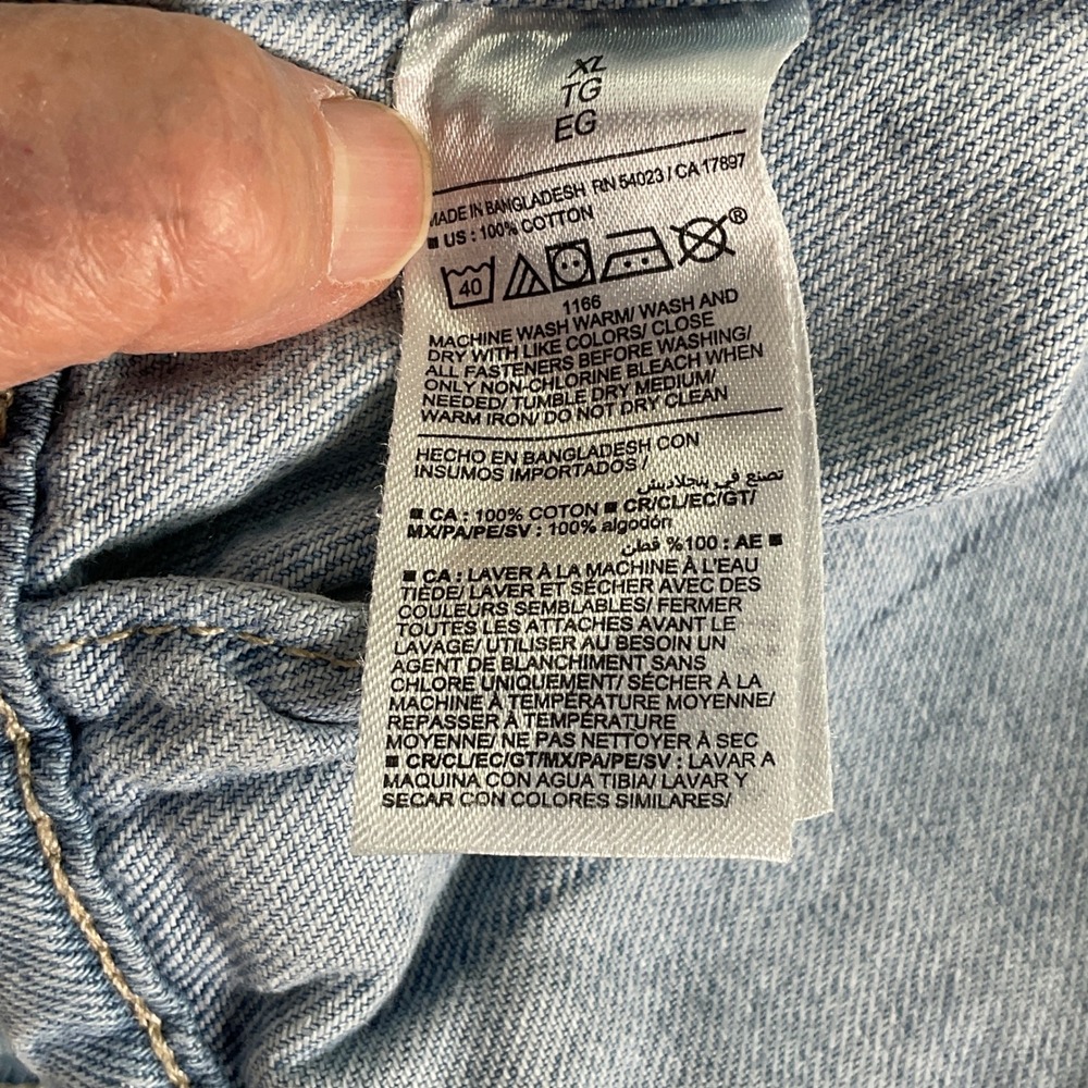 Old Navy Denim Jacket Womens XL Light Wash Cotton Trucker Classic 90s Y2K Vibe - Picture 9 of 11